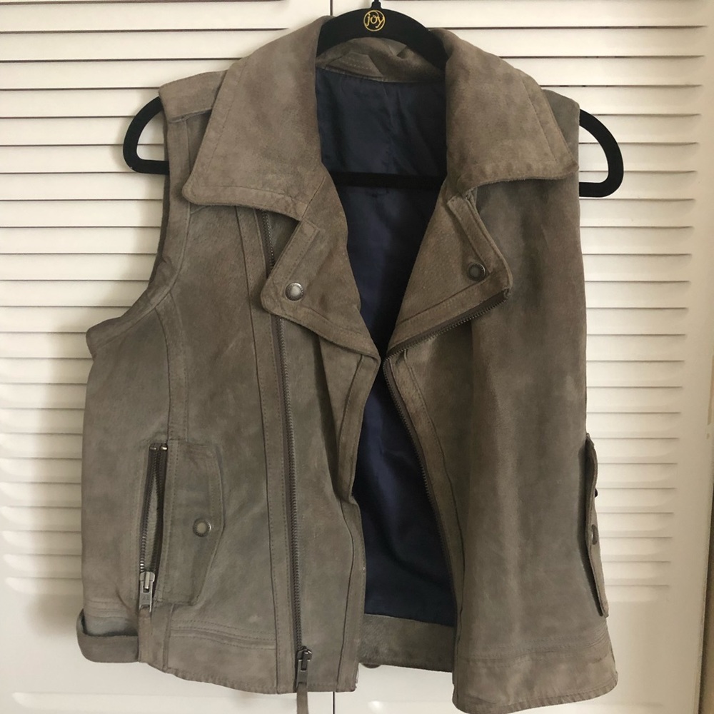 Sued Vest